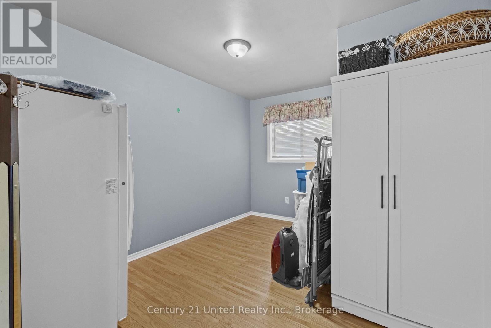 1225 MILBURN STREET - 21