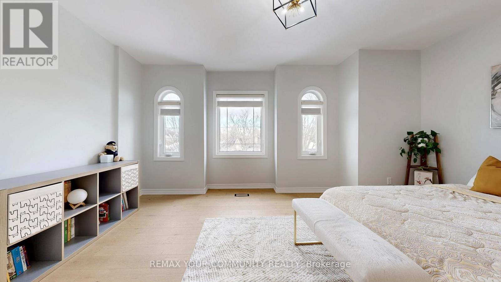 187 PATRICIA AVENUE - Image 32
