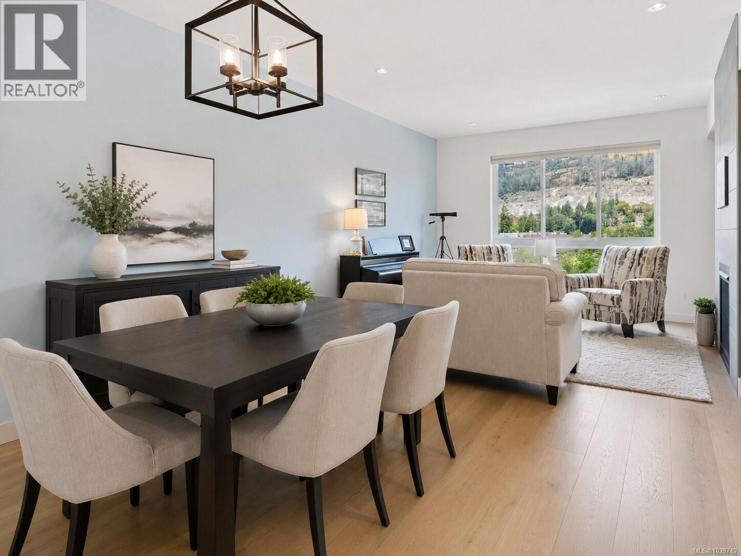 2836 Turnstyle Cres - Image 4