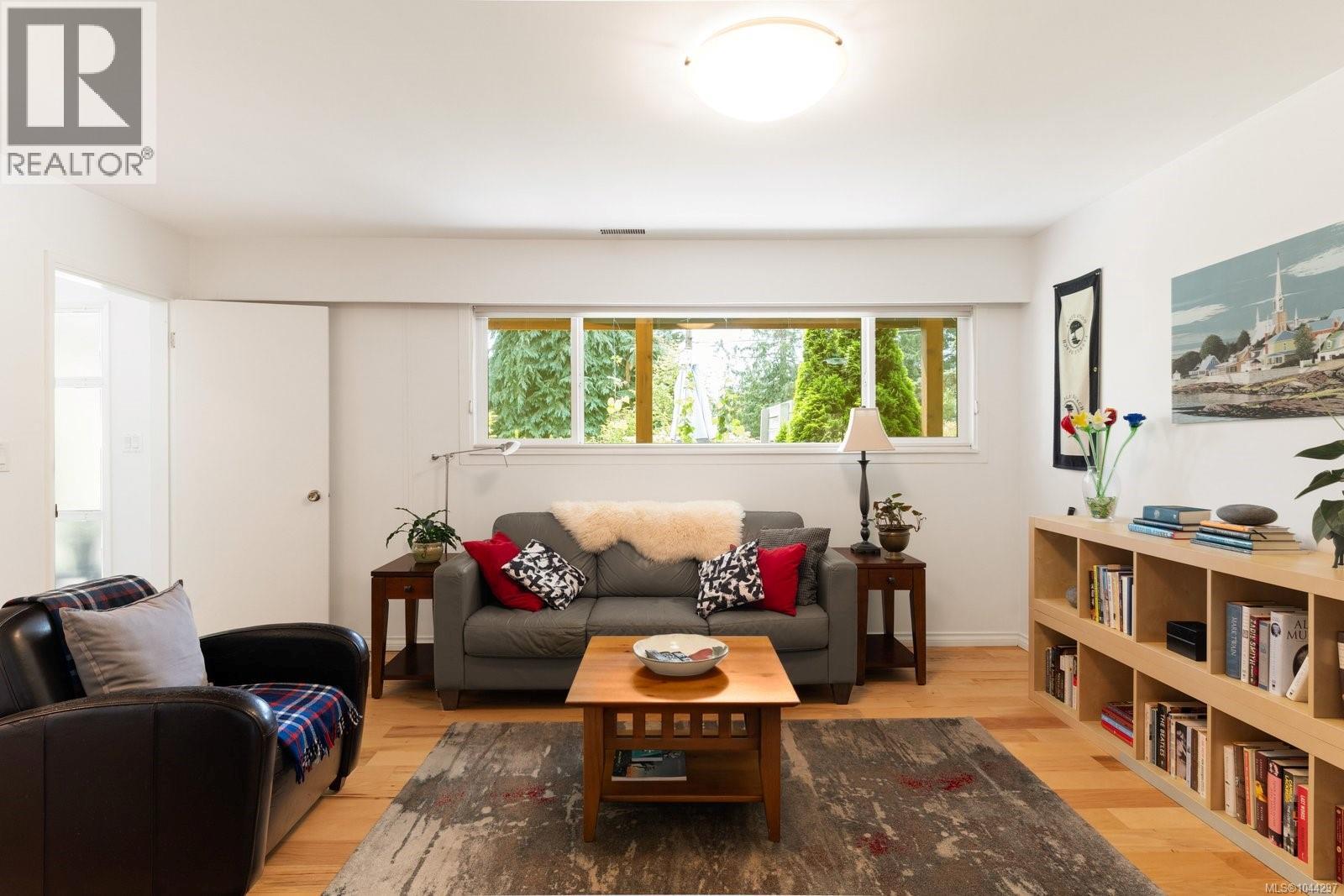 10496 Jocelyn Pl - Image 25