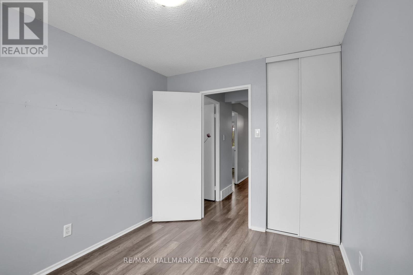 2912 FAIRLEA CRESCENT - 27