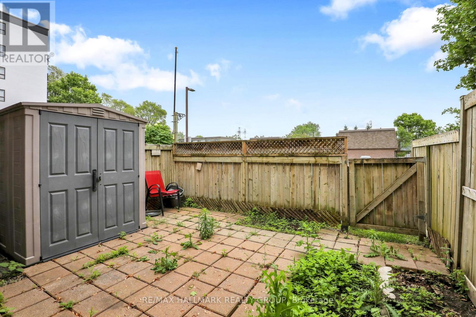 2912 FAIRLEA CRESCENT - 31