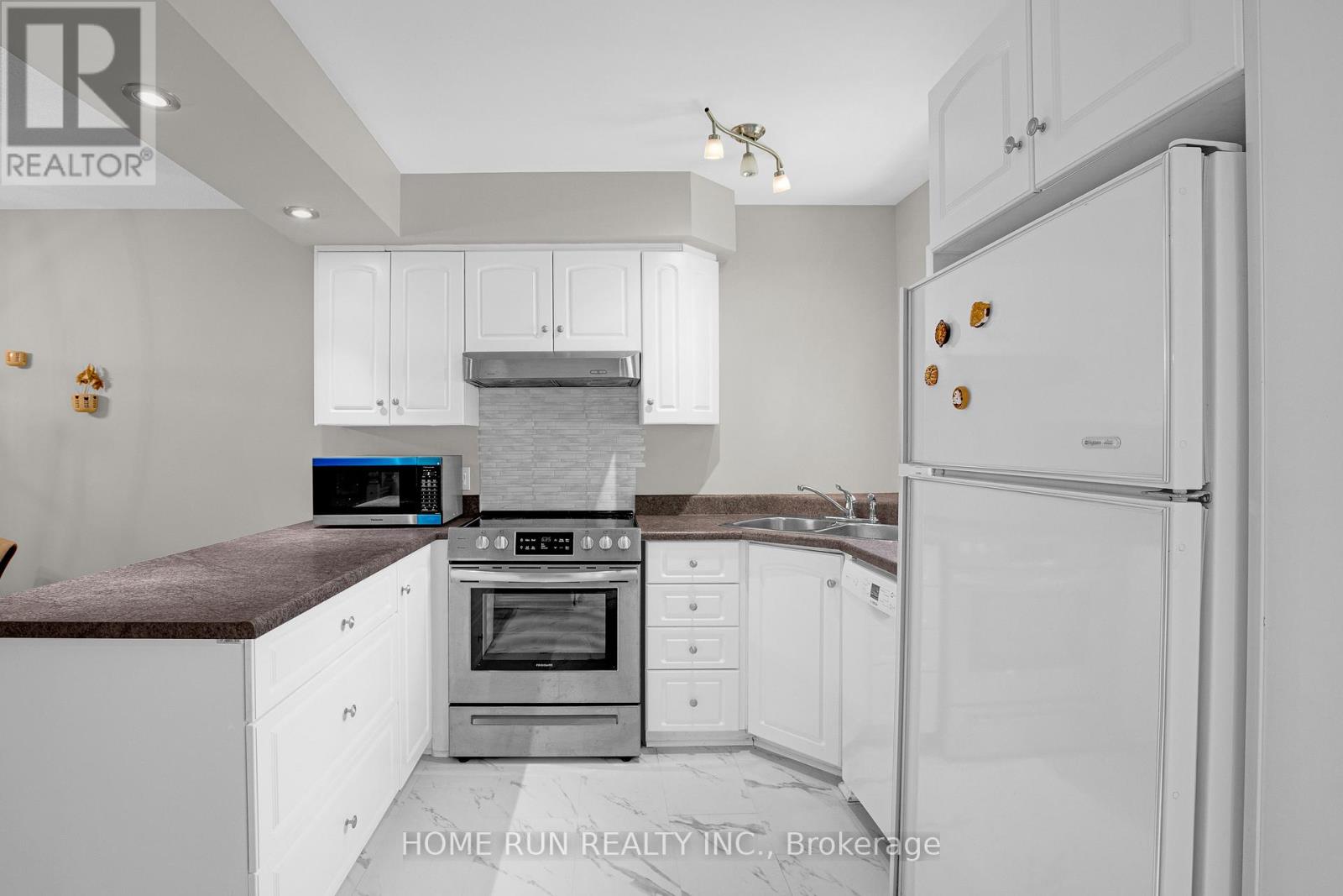 3 Bed, 3 Bath House for Rent in Ottawa – 8 GWYNNE AVENUE, Ottawa – MLS# X13614492 - Image 13