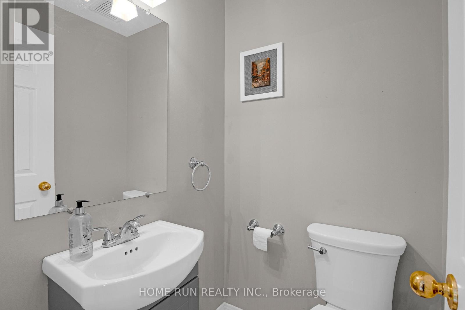 3 Bed, 3 Bath House for Rent in Ottawa – 8 GWYNNE AVENUE, Ottawa – MLS# X13614492 - Image 14