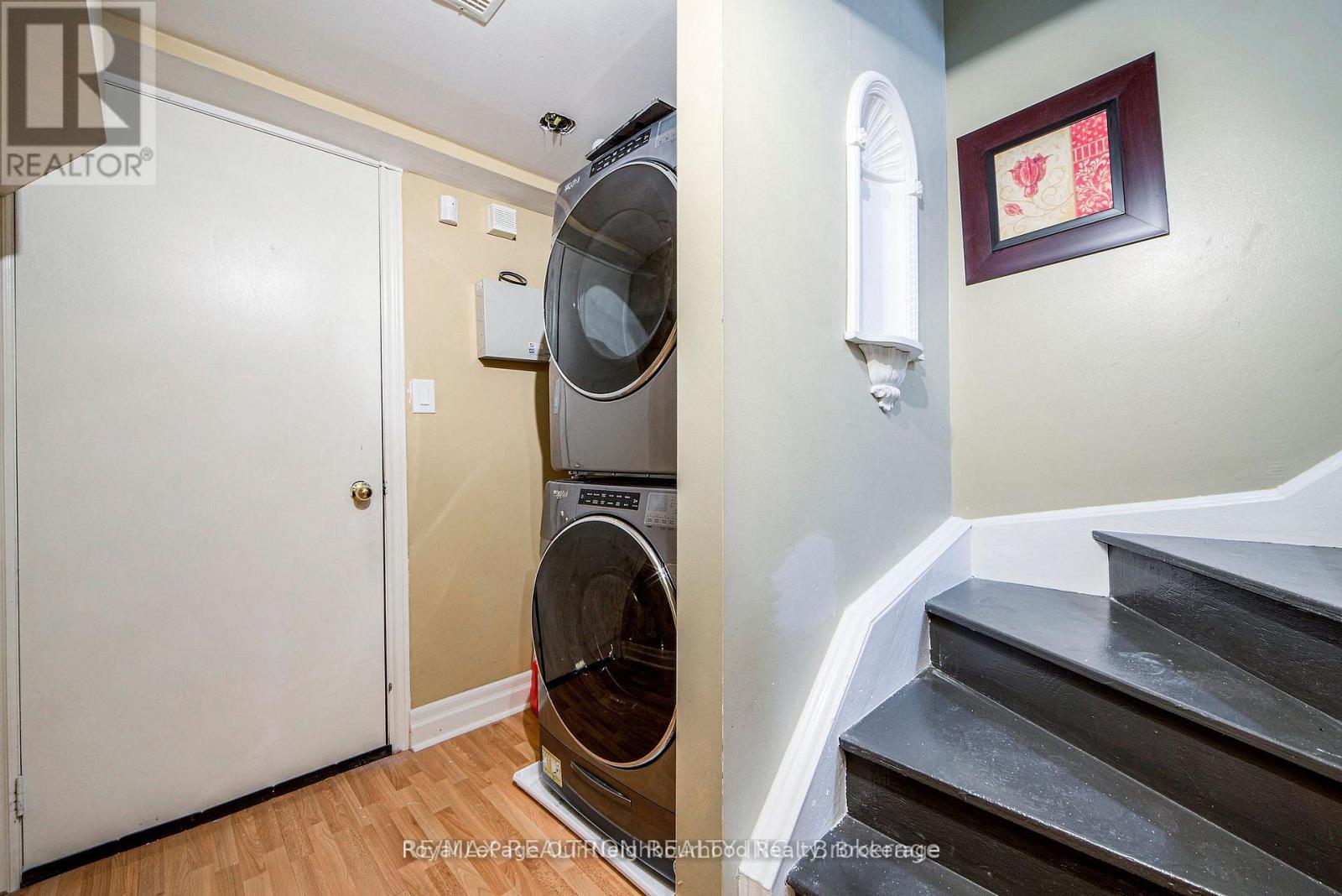 Photo of UPPER - 269 TREASURE ROAD E