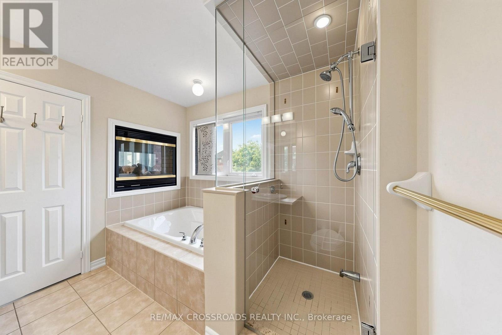 52 DUNGANNON DRIVE - 25