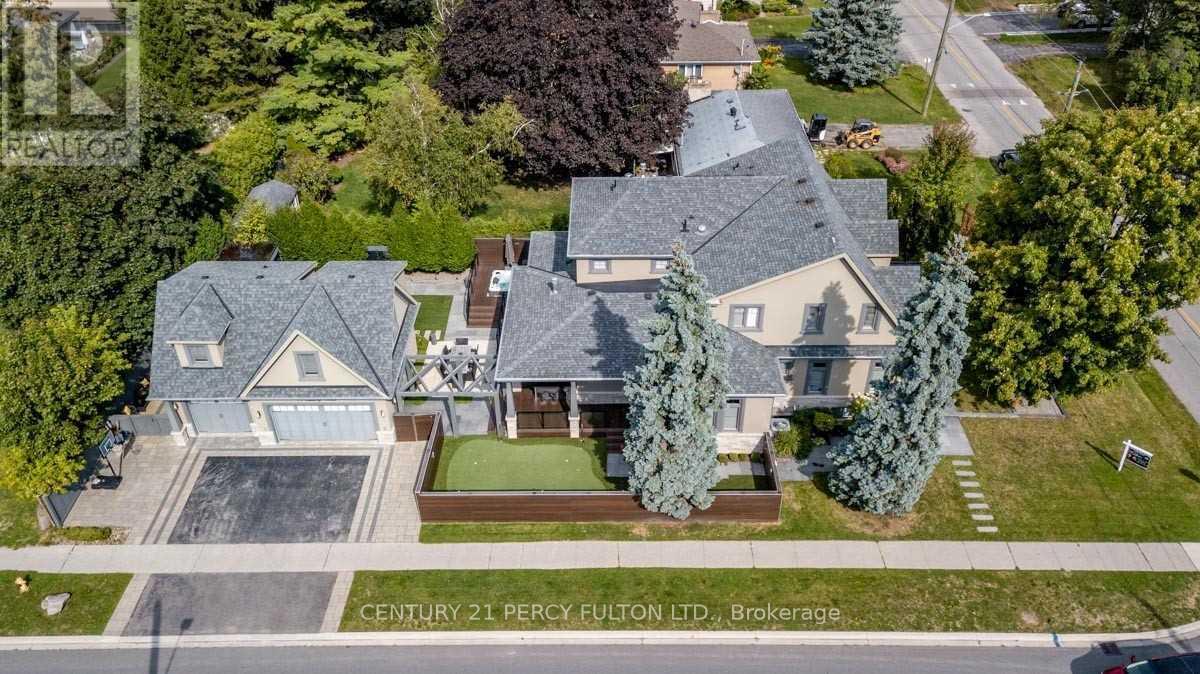 COACH HOUSE - 44 HAWKRIDGE AVENUE, Markham (Bullock)