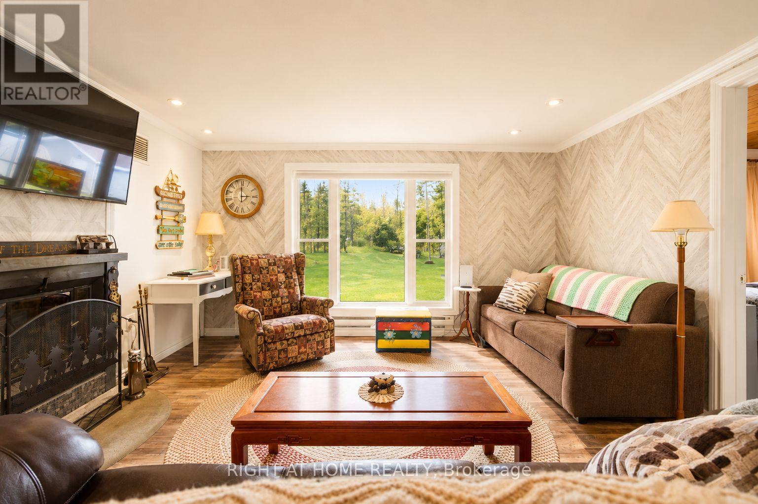 369 SOUTHAM DRIVE - 14