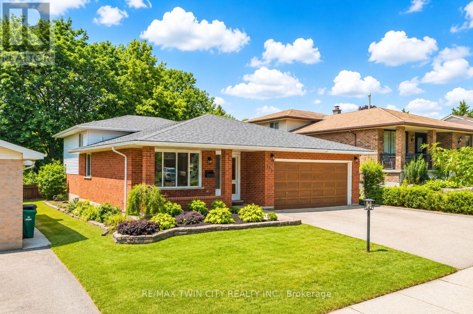 131 BRIERDALE DRIVE — photo 2
