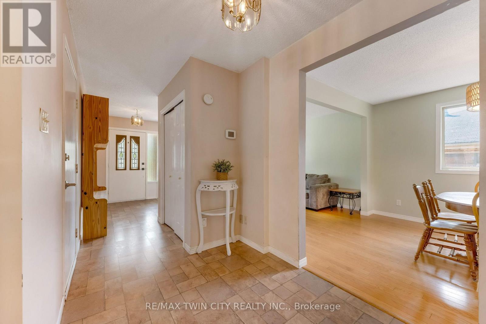 131 BRIERDALE DRIVE — photo 3