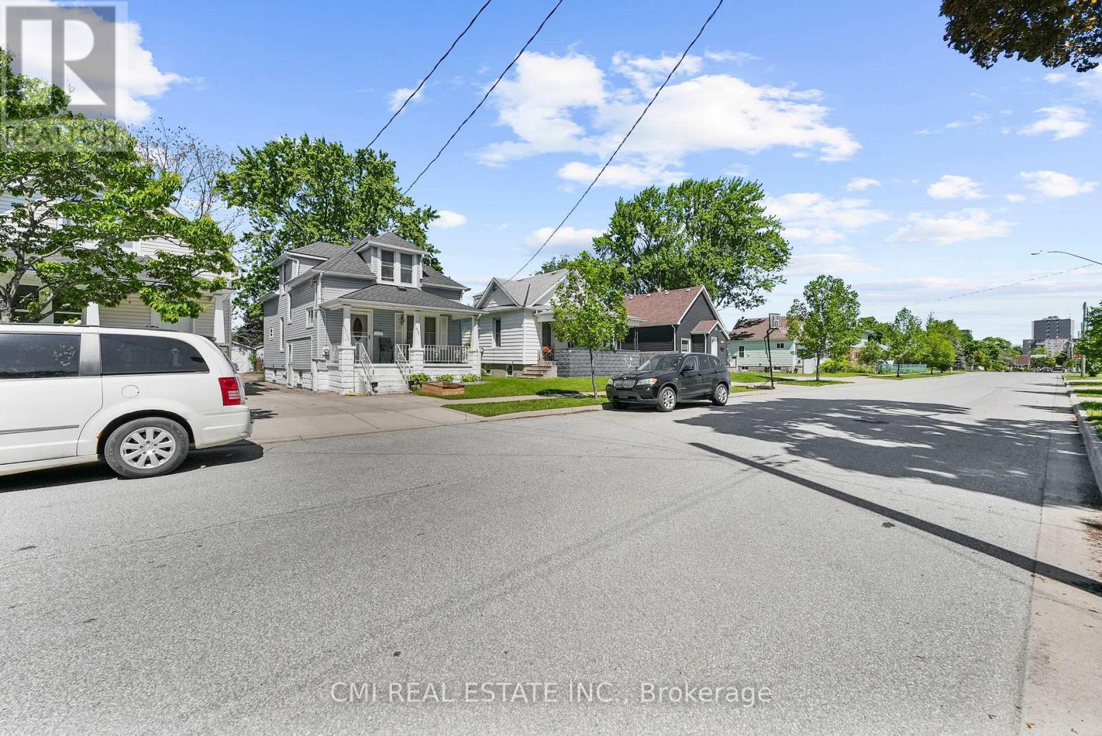 433 LYDIA STREET - 3