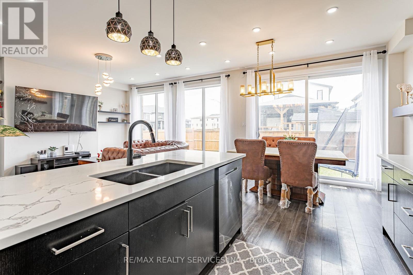 2227 EVANS BOULEVARD - 15