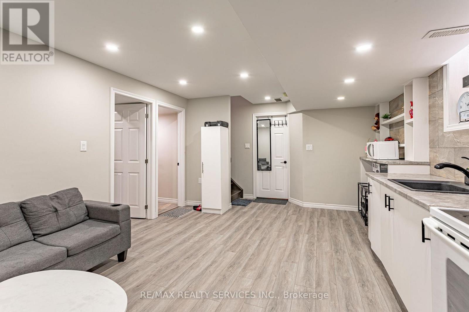 2227 EVANS BOULEVARD - 28