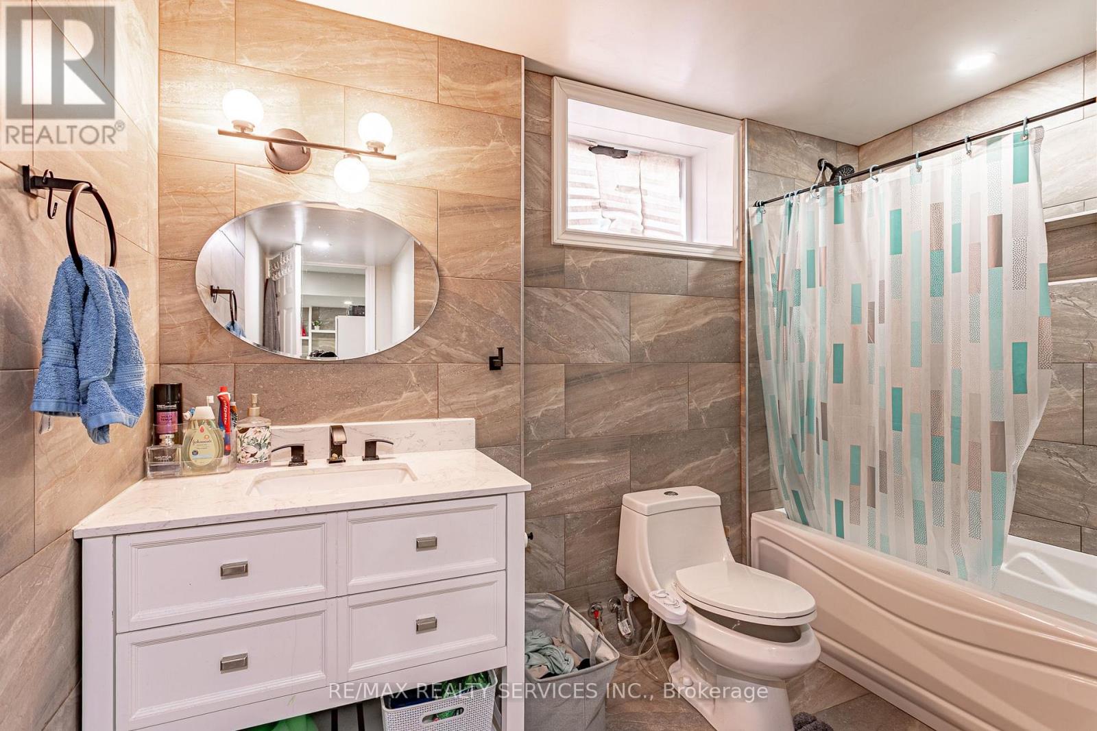 2227 EVANS BOULEVARD - 32