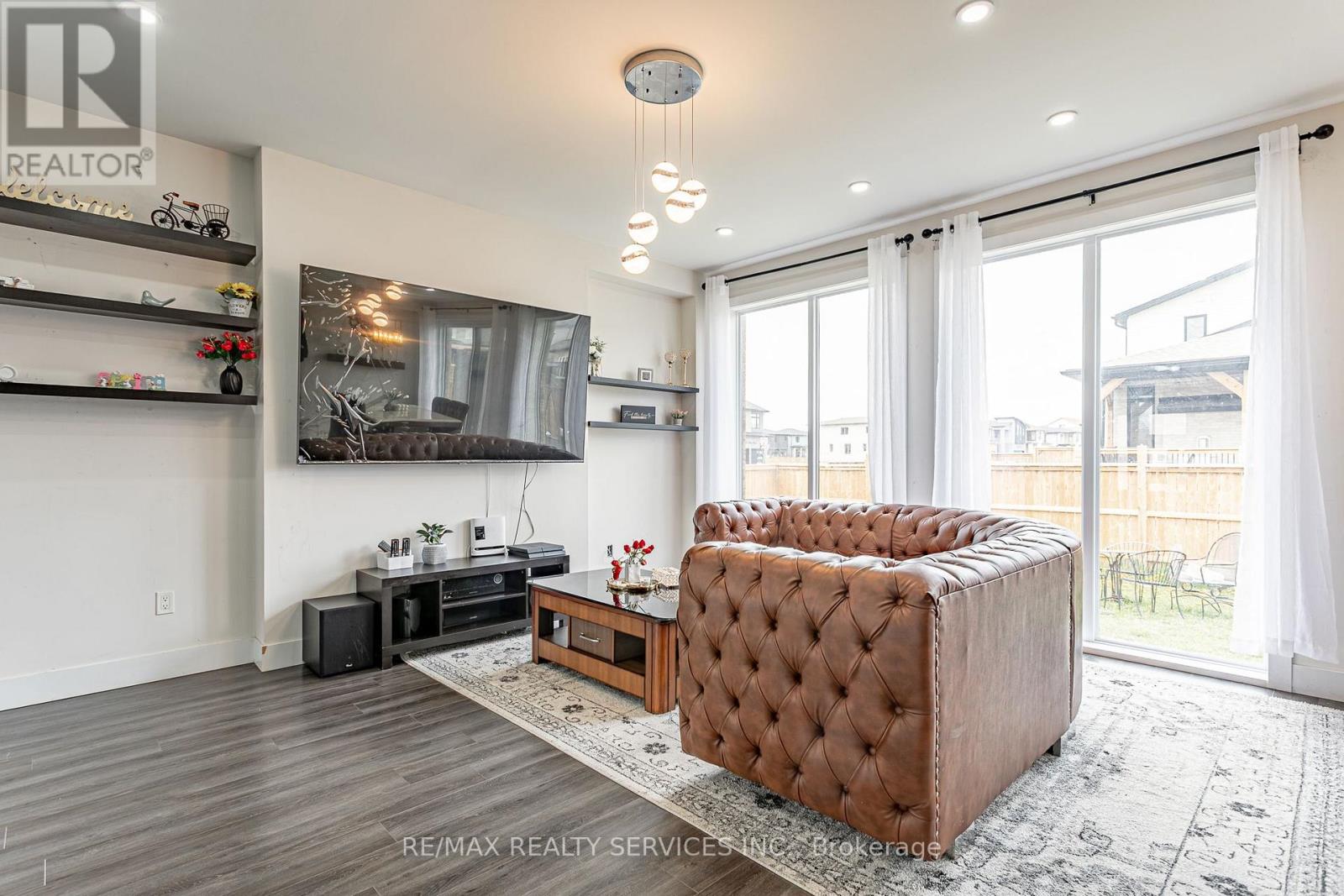 2227 EVANS BOULEVARD - 9