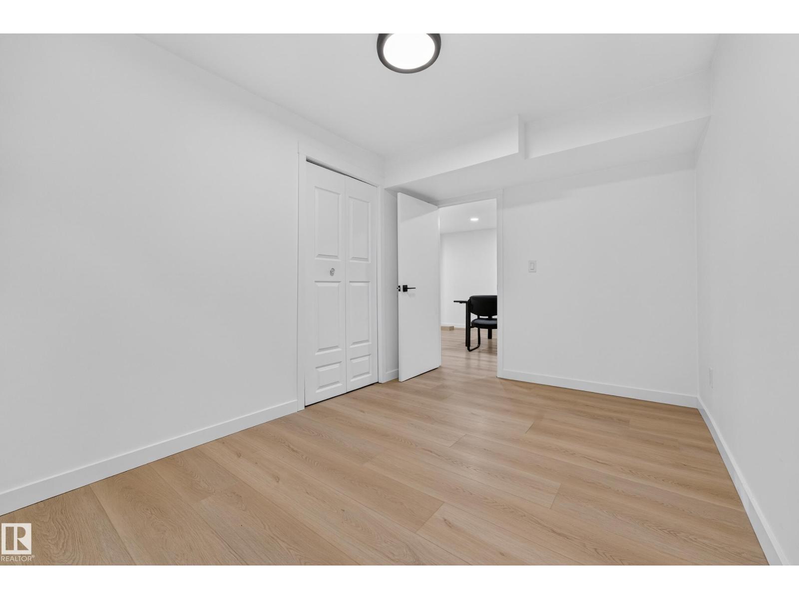 6011 93A AV NW - 35