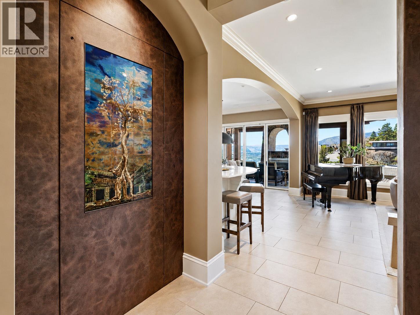  706 Highpointe Court, Kelowna