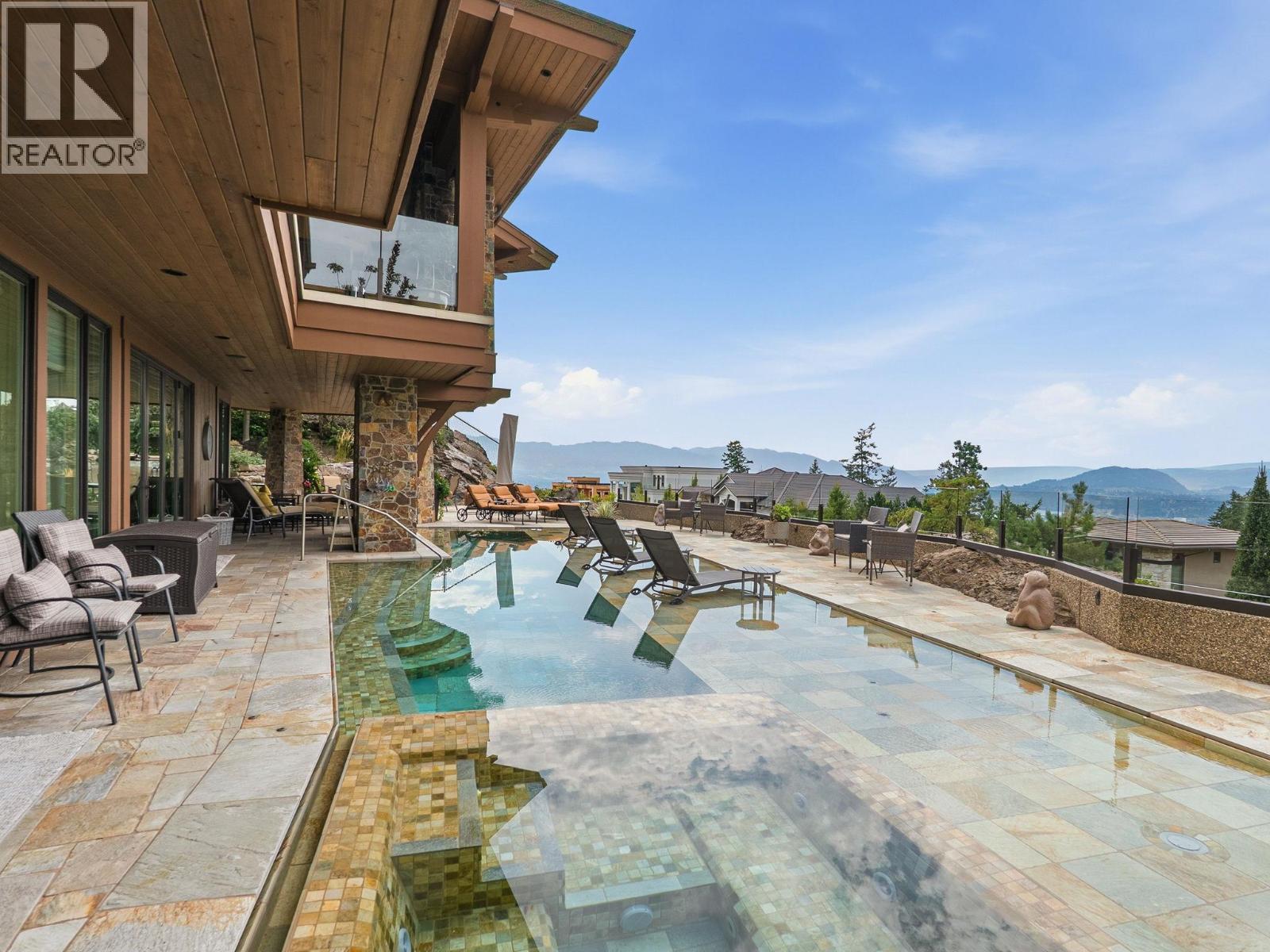  706 Highpointe Court, Kelowna