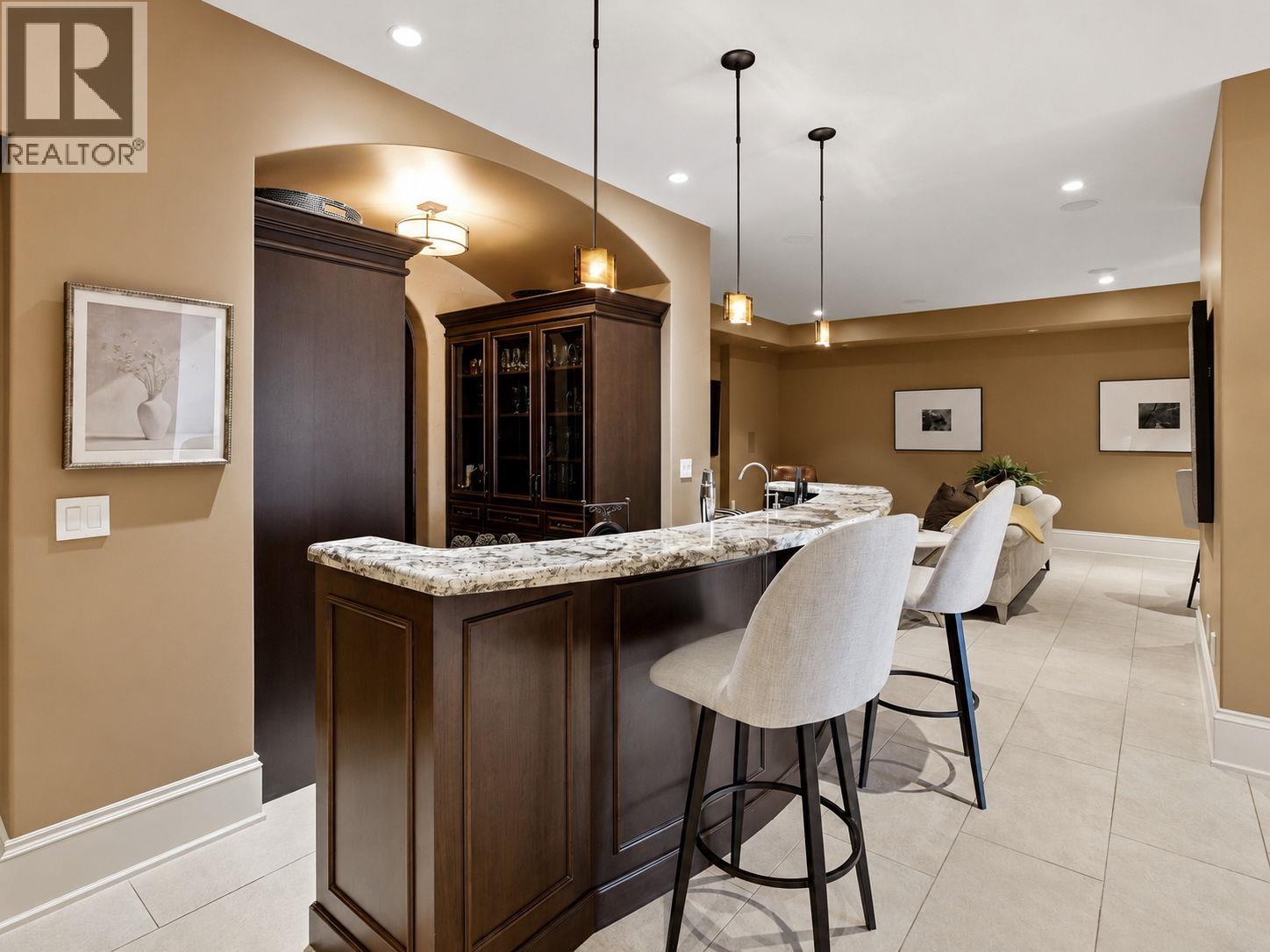  706 Highpointe Court, Kelowna