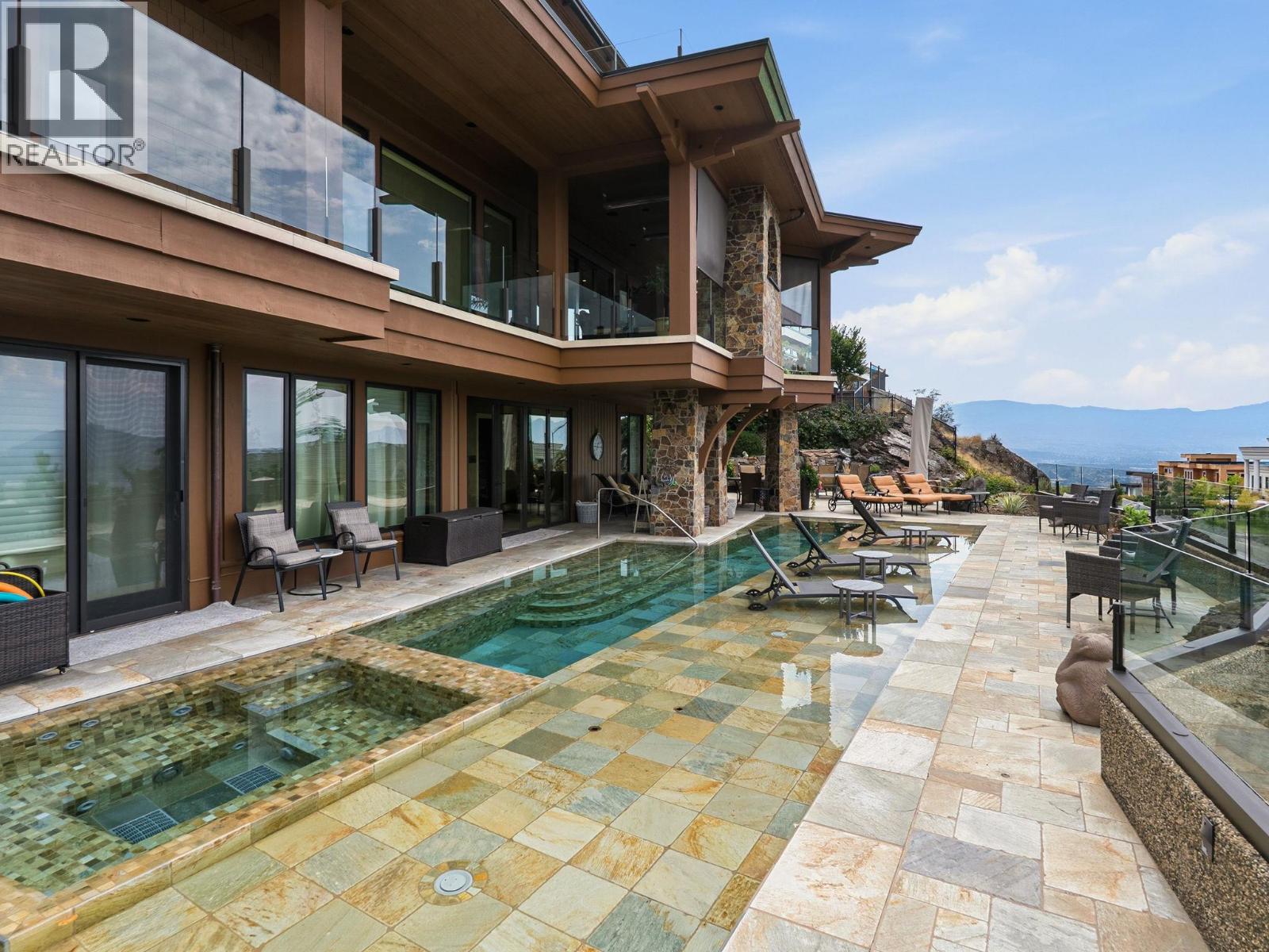  706 Highpointe Court, Kelowna