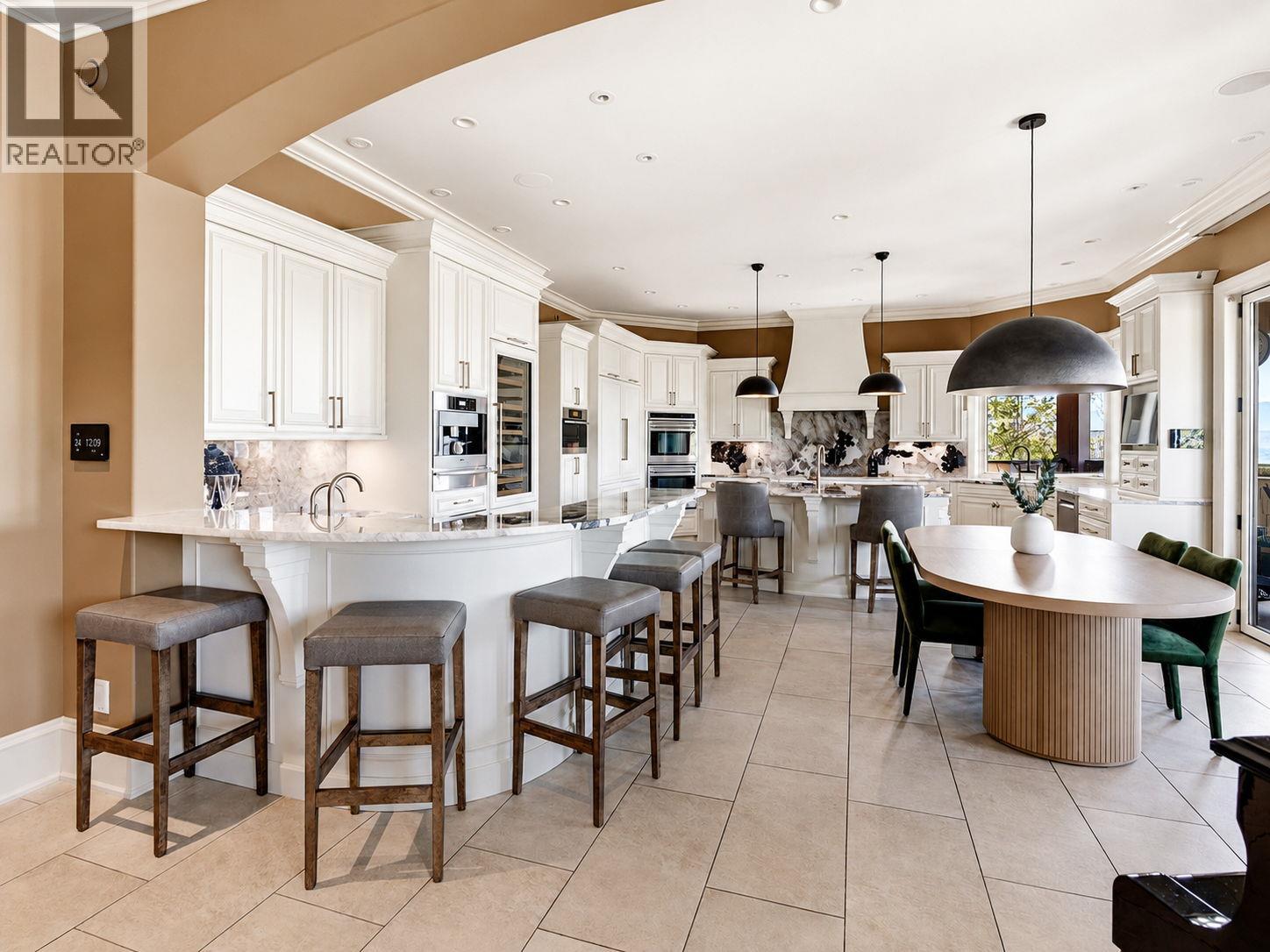  706 Highpointe Court, Kelowna