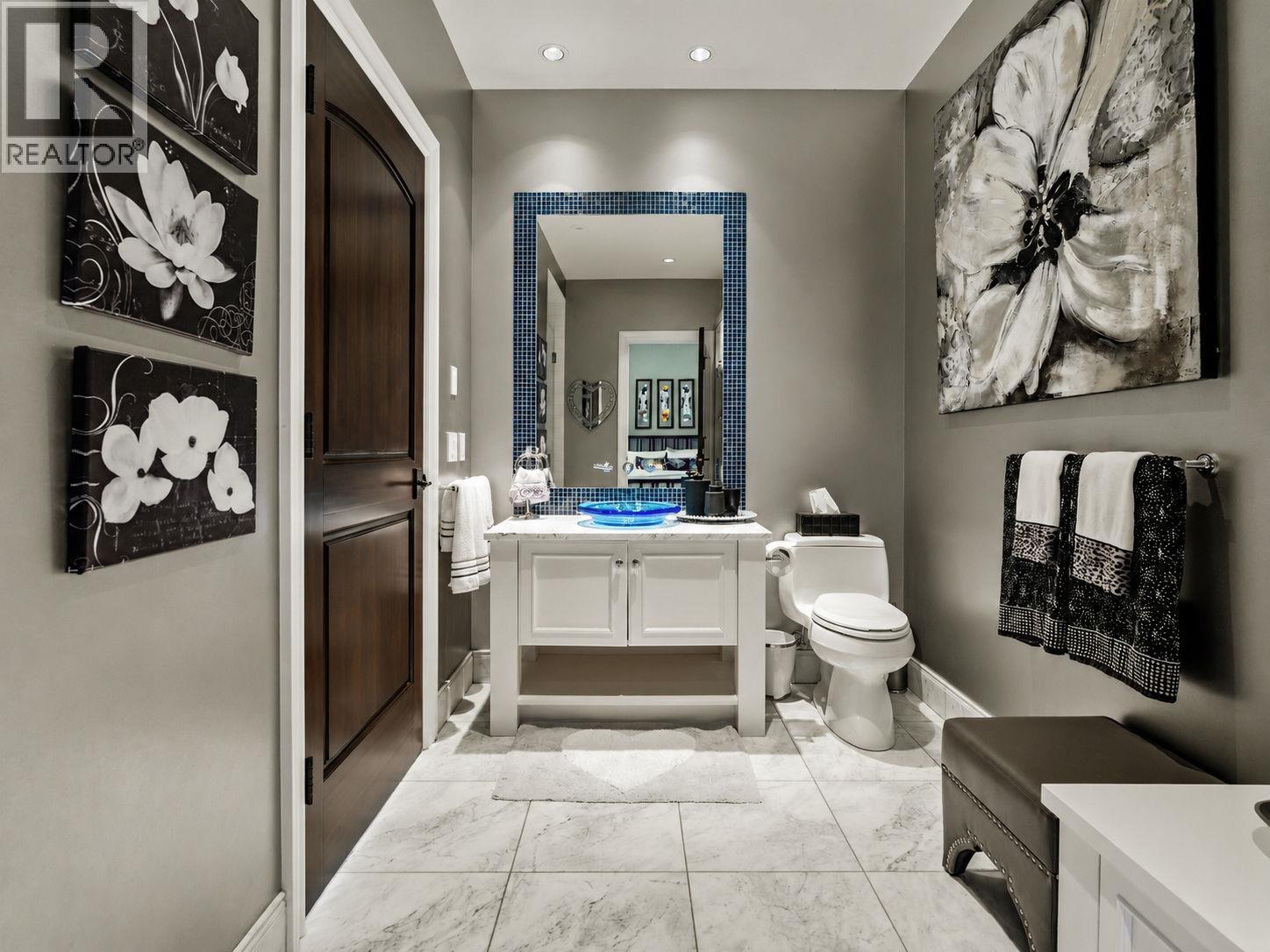  706 Highpointe Court, Kelowna