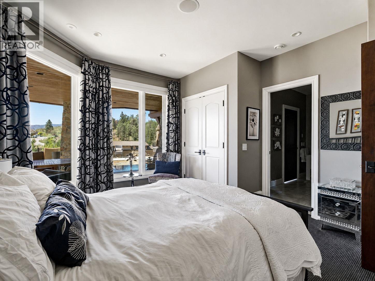  706 Highpointe Court, Kelowna