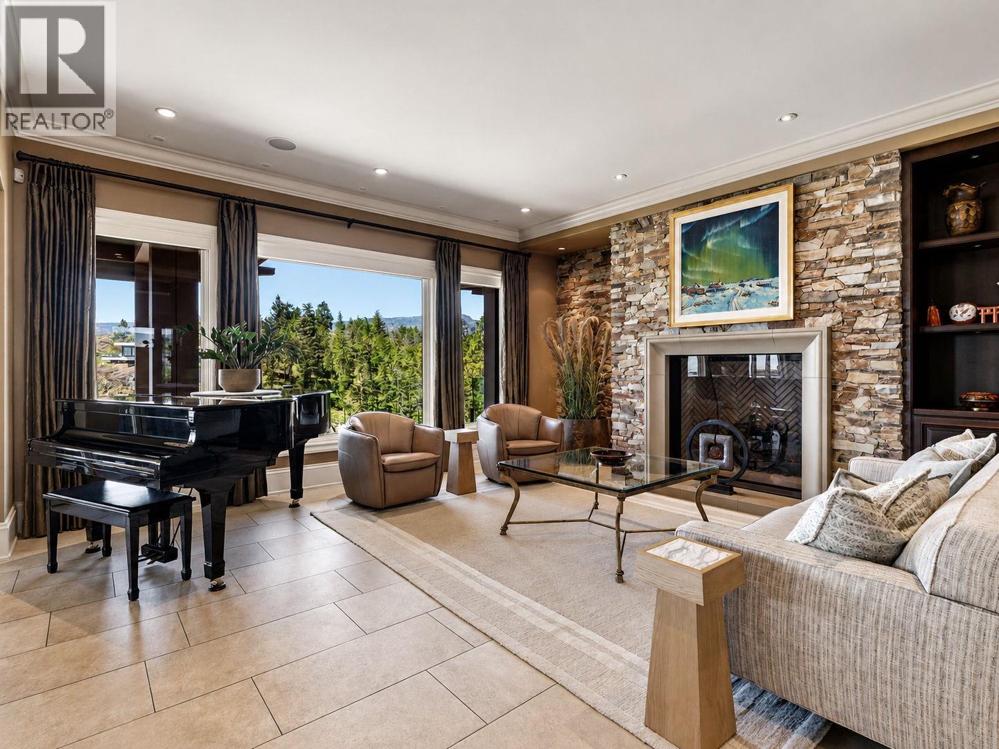  706 Highpointe Court, Kelowna