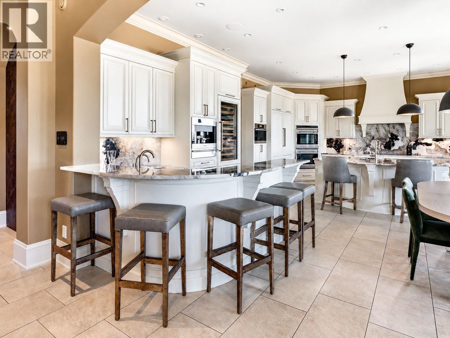  706 Highpointe Court, Kelowna