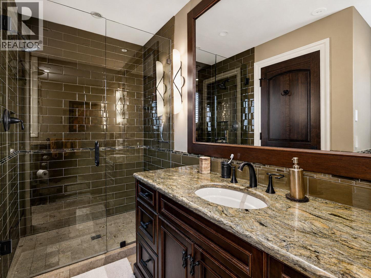  706 Highpointe Court, Kelowna