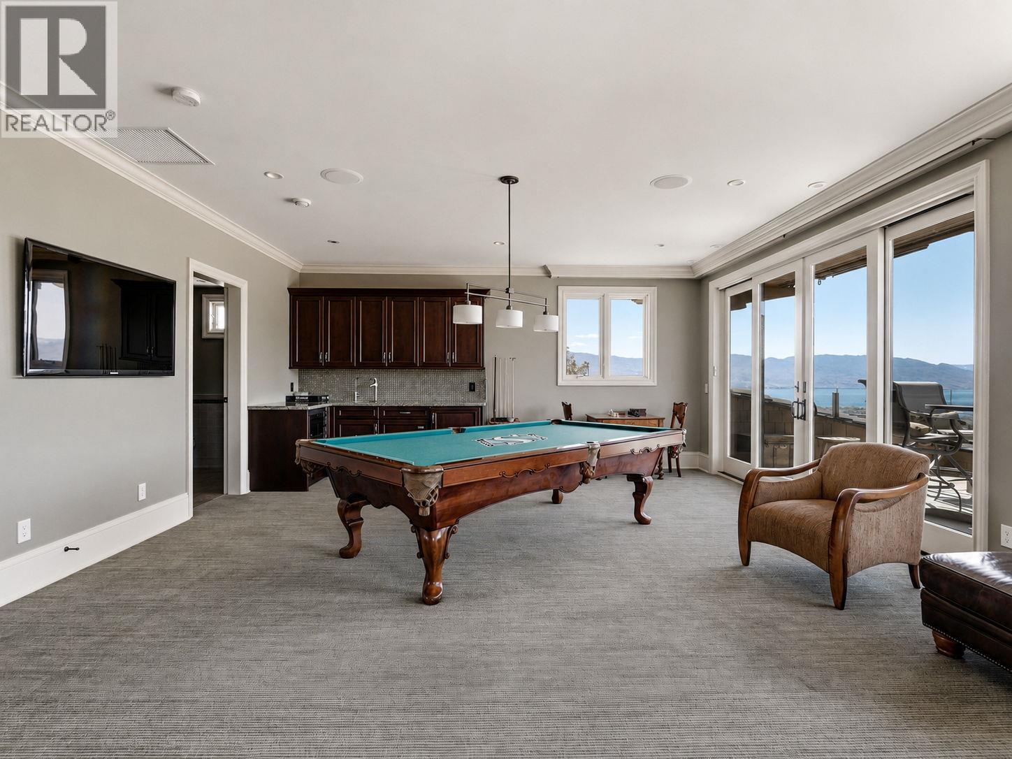  706 Highpointe Court, Kelowna