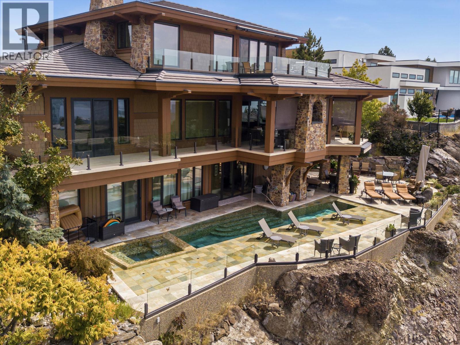  706 Highpointe Court, Kelowna
