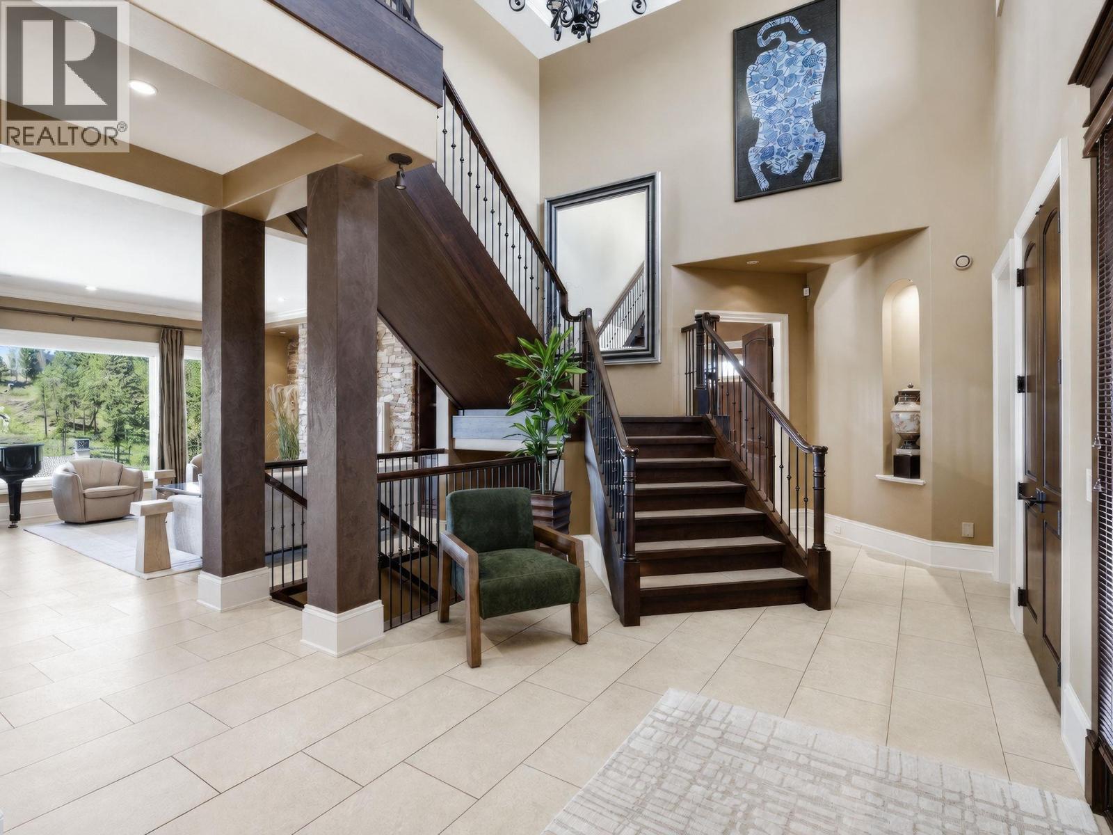 706 Highpointe Court, Kelowna