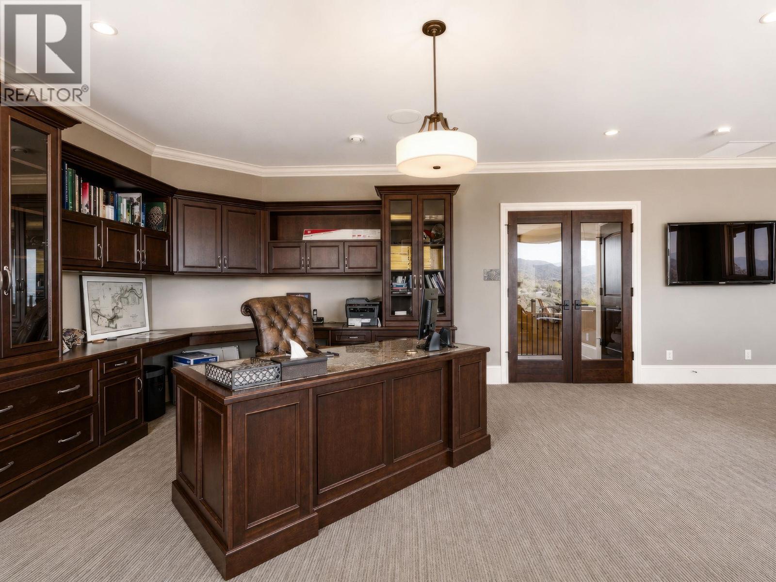  706 Highpointe Court, Kelowna