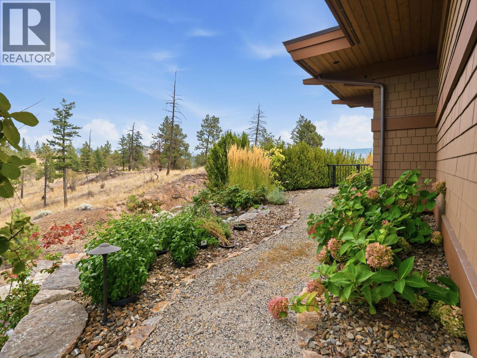  706 Highpointe Court, Kelowna