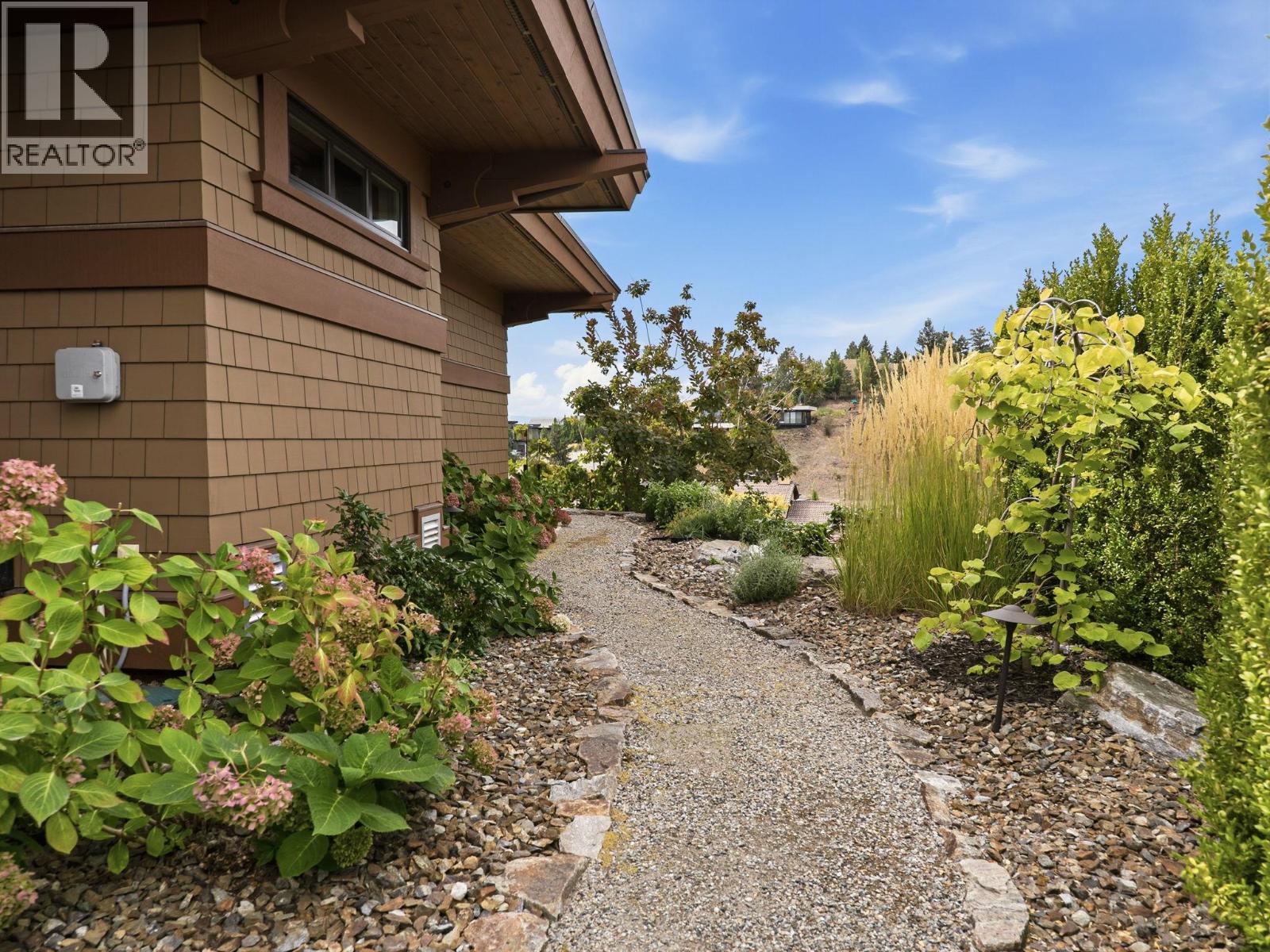  706 Highpointe Court, Kelowna