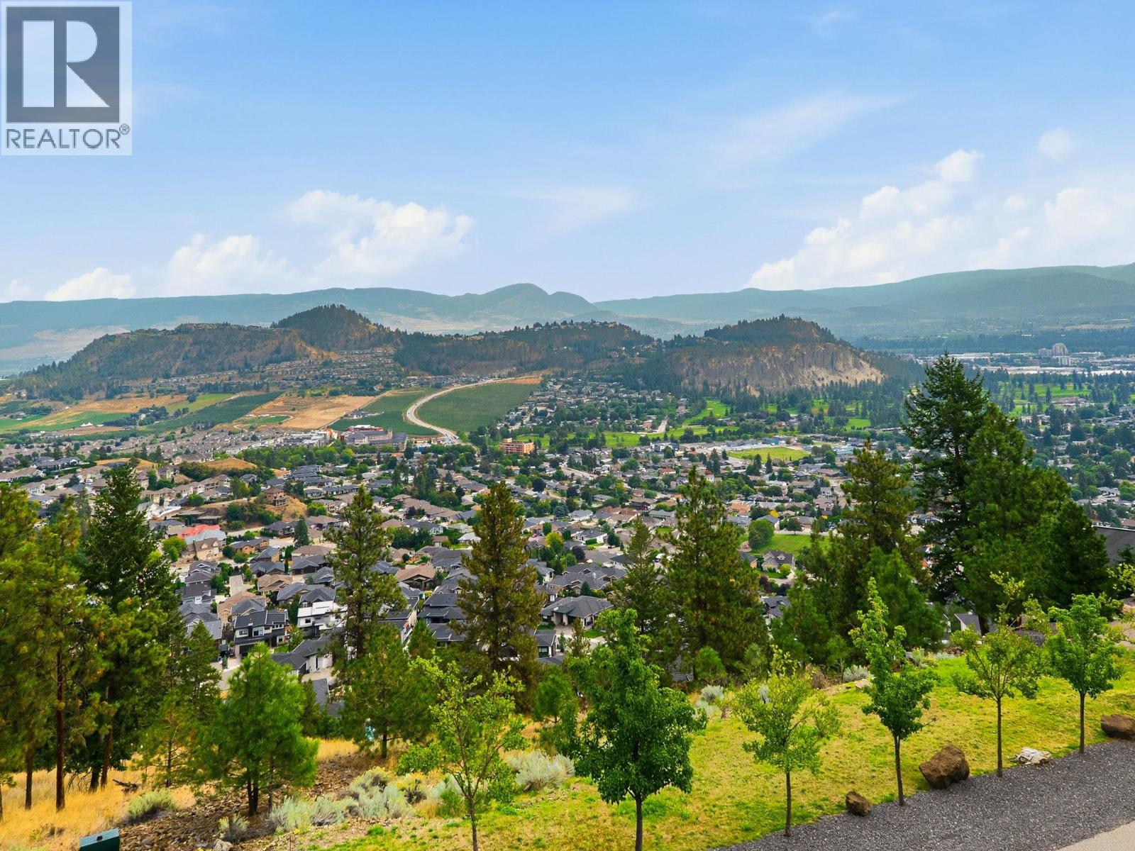  706 Highpointe Court, Kelowna