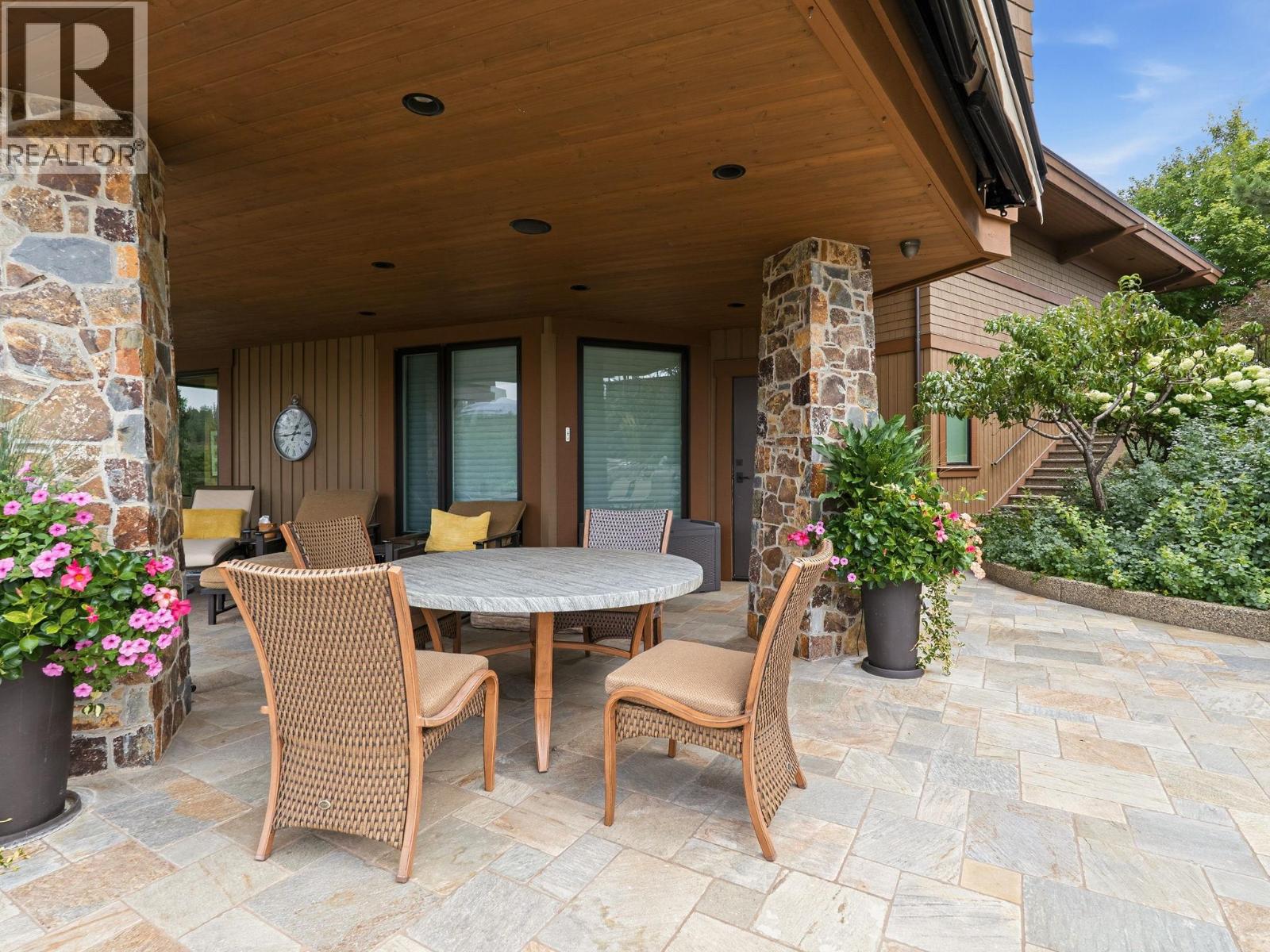  706 Highpointe Court, Kelowna