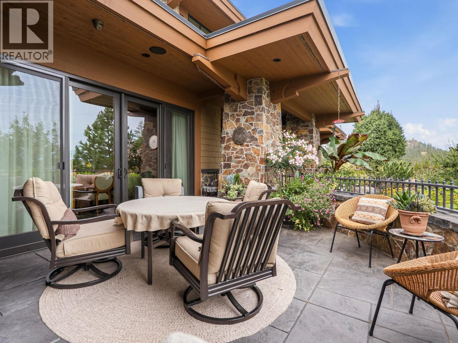  706 Highpointe Court, Kelowna