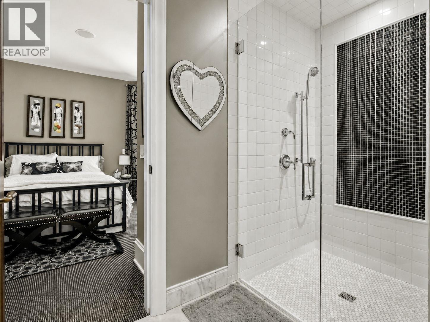  706 Highpointe Court, Kelowna
