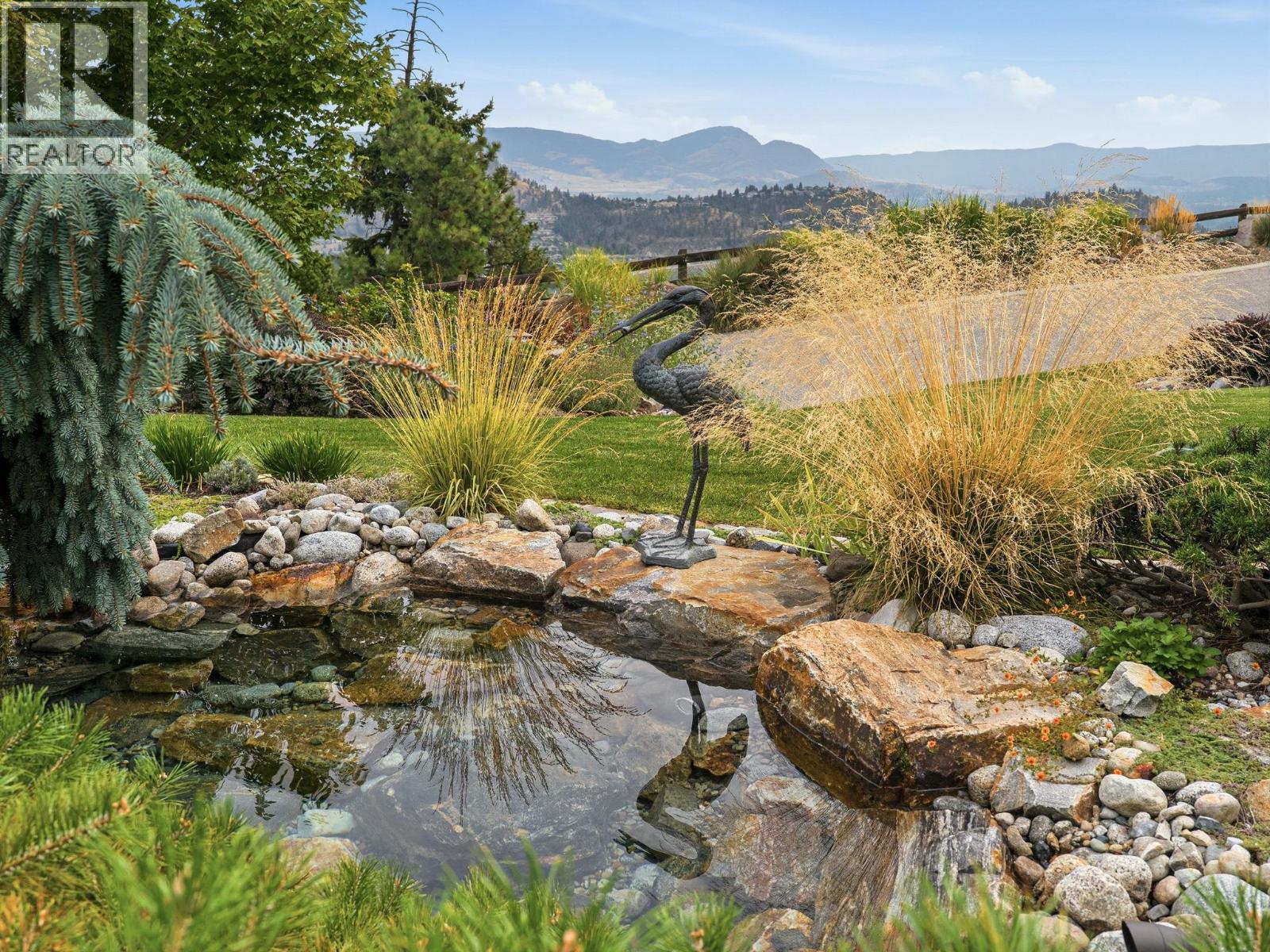  706 Highpointe Court, Kelowna