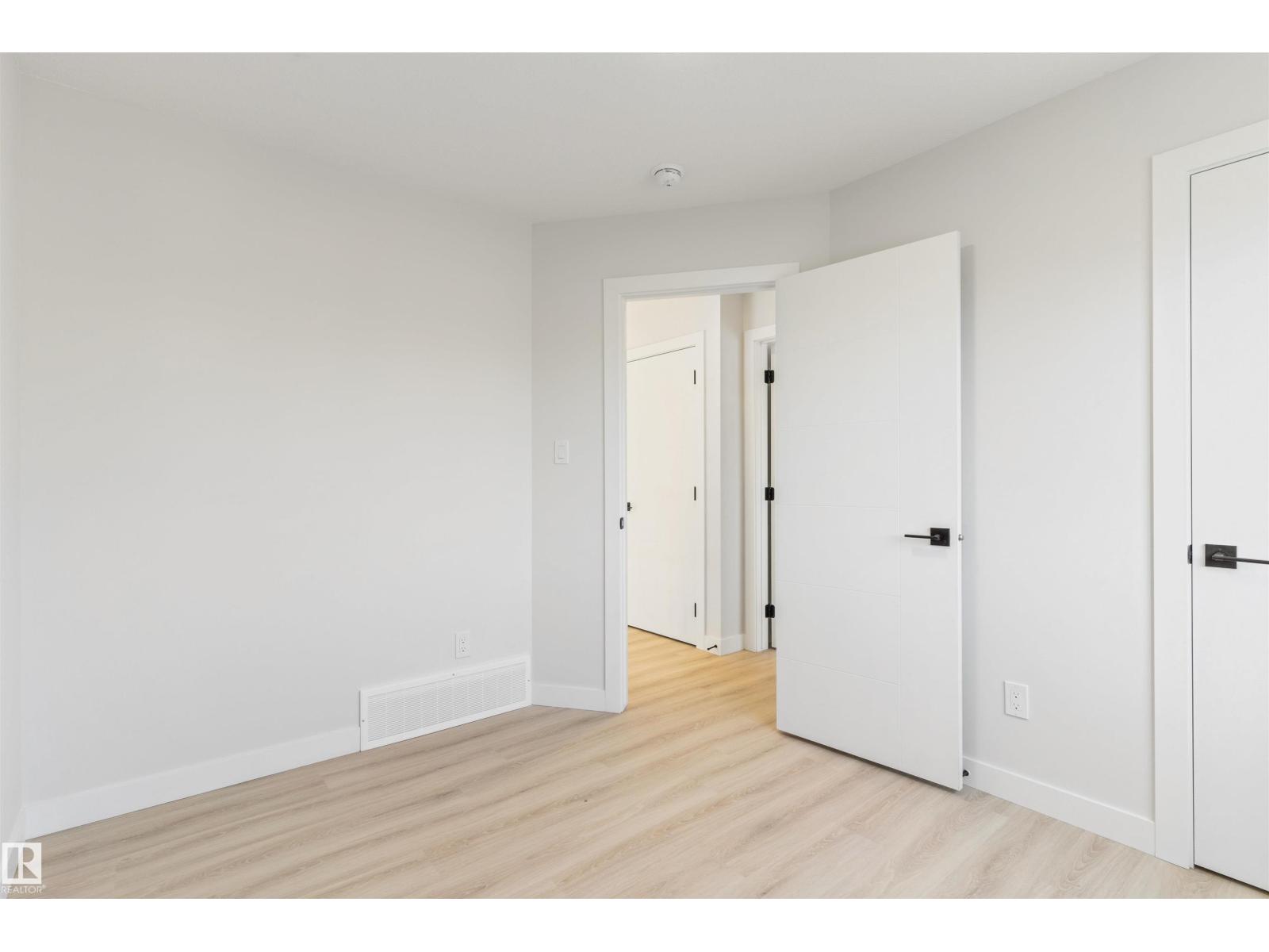11229 96 Street NW - Image 28