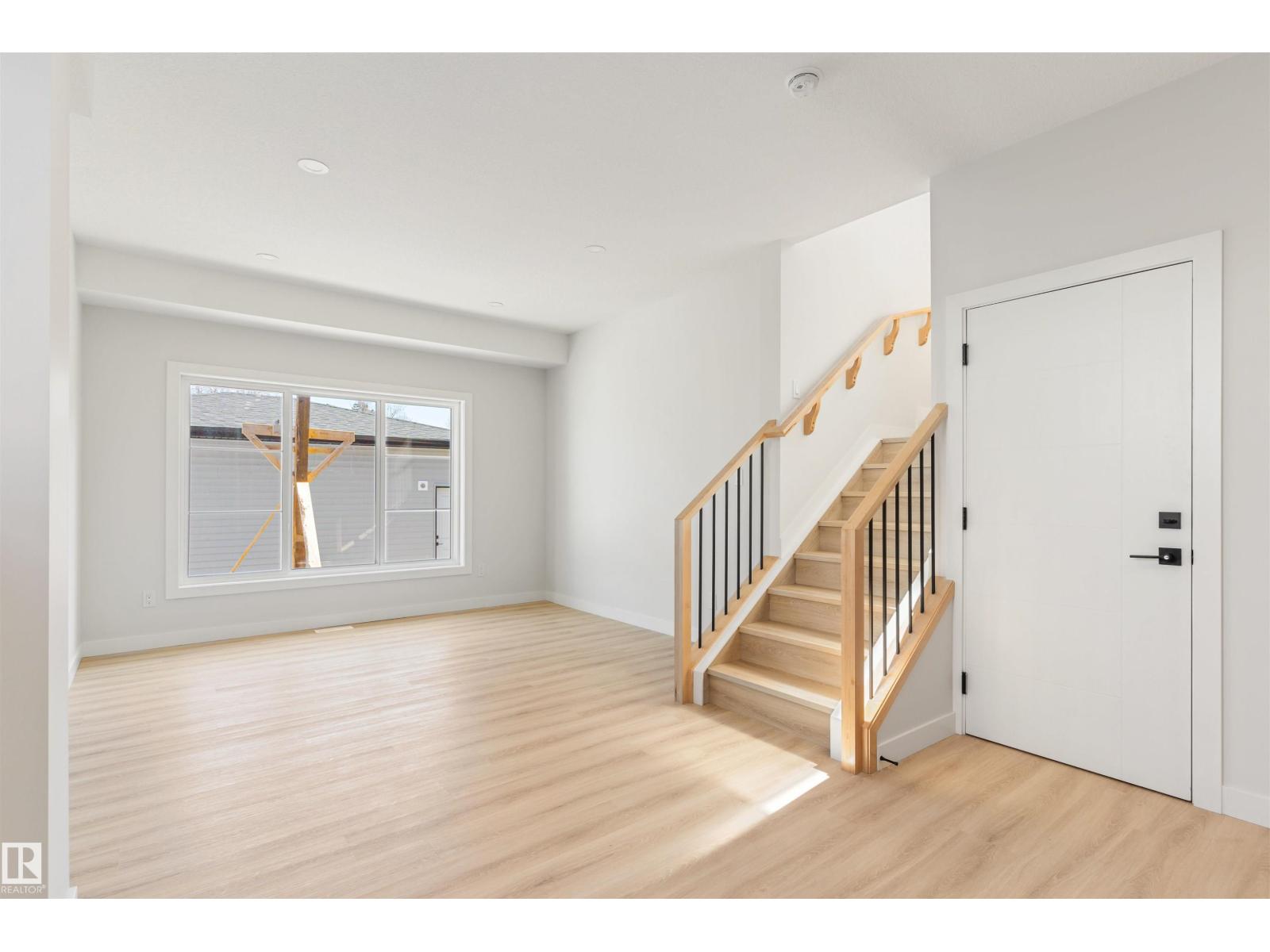 11229 96 Street NW - 15