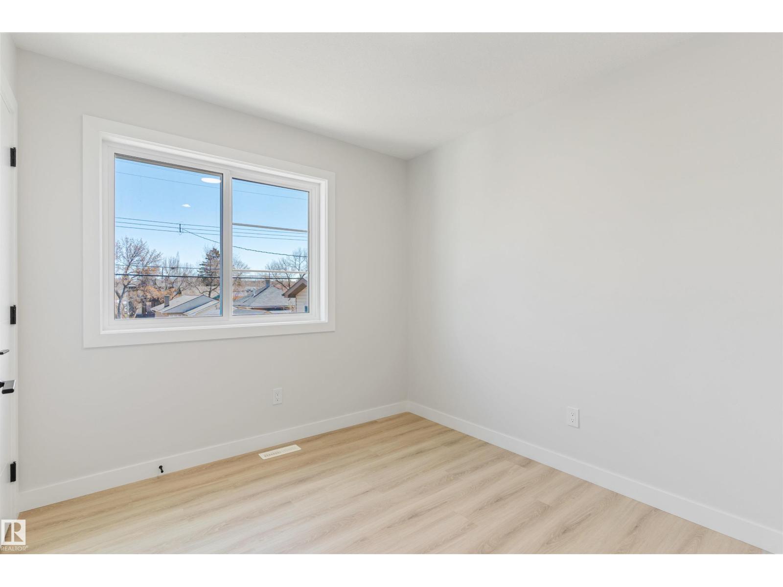 11229 96 Street NW - 27