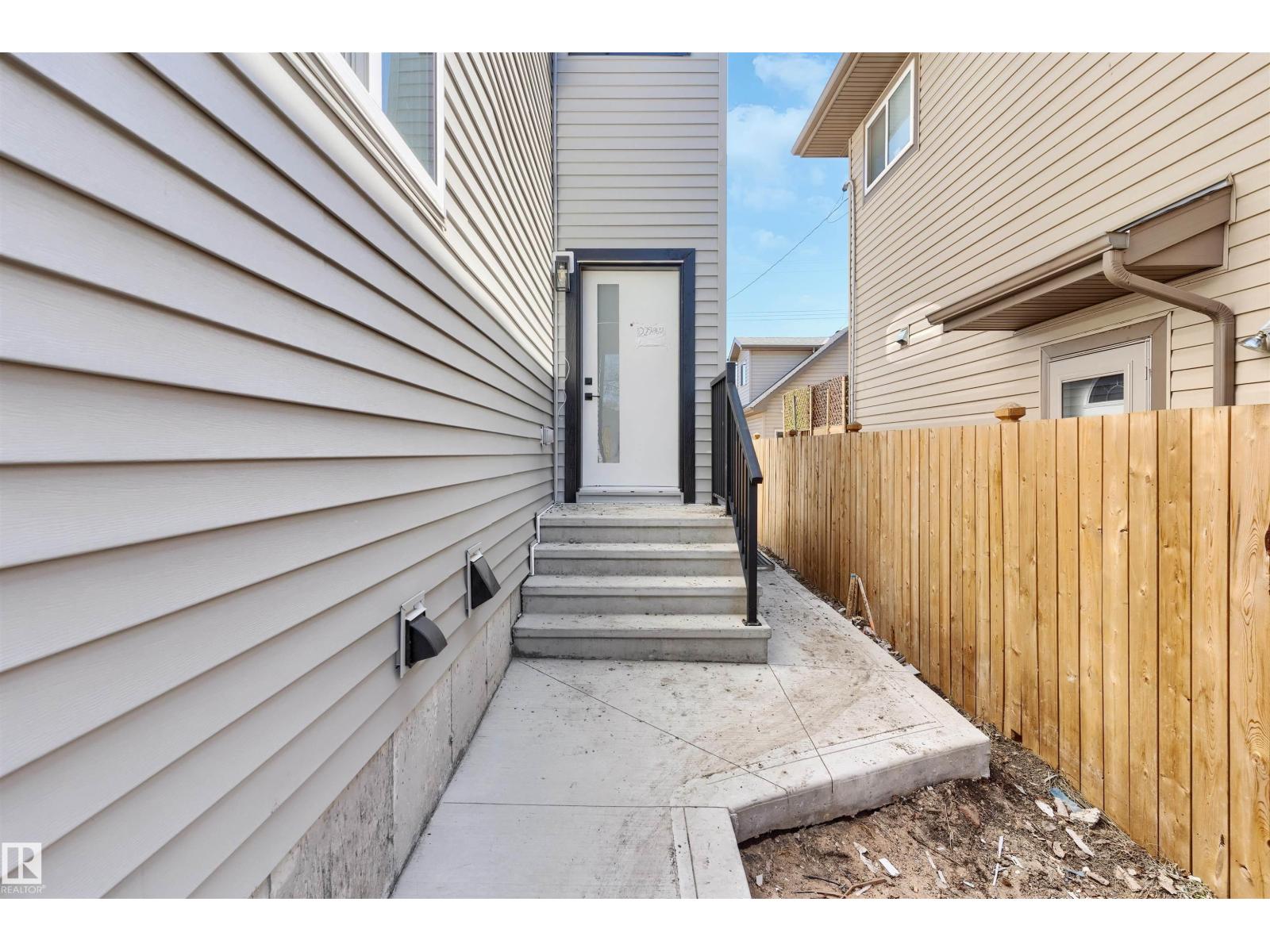 11229 96 Street NW, Alberta Avenue, Edmonton photo 2