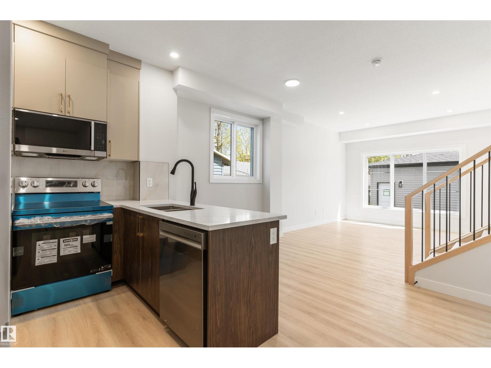 11229 96 Street NW - 9