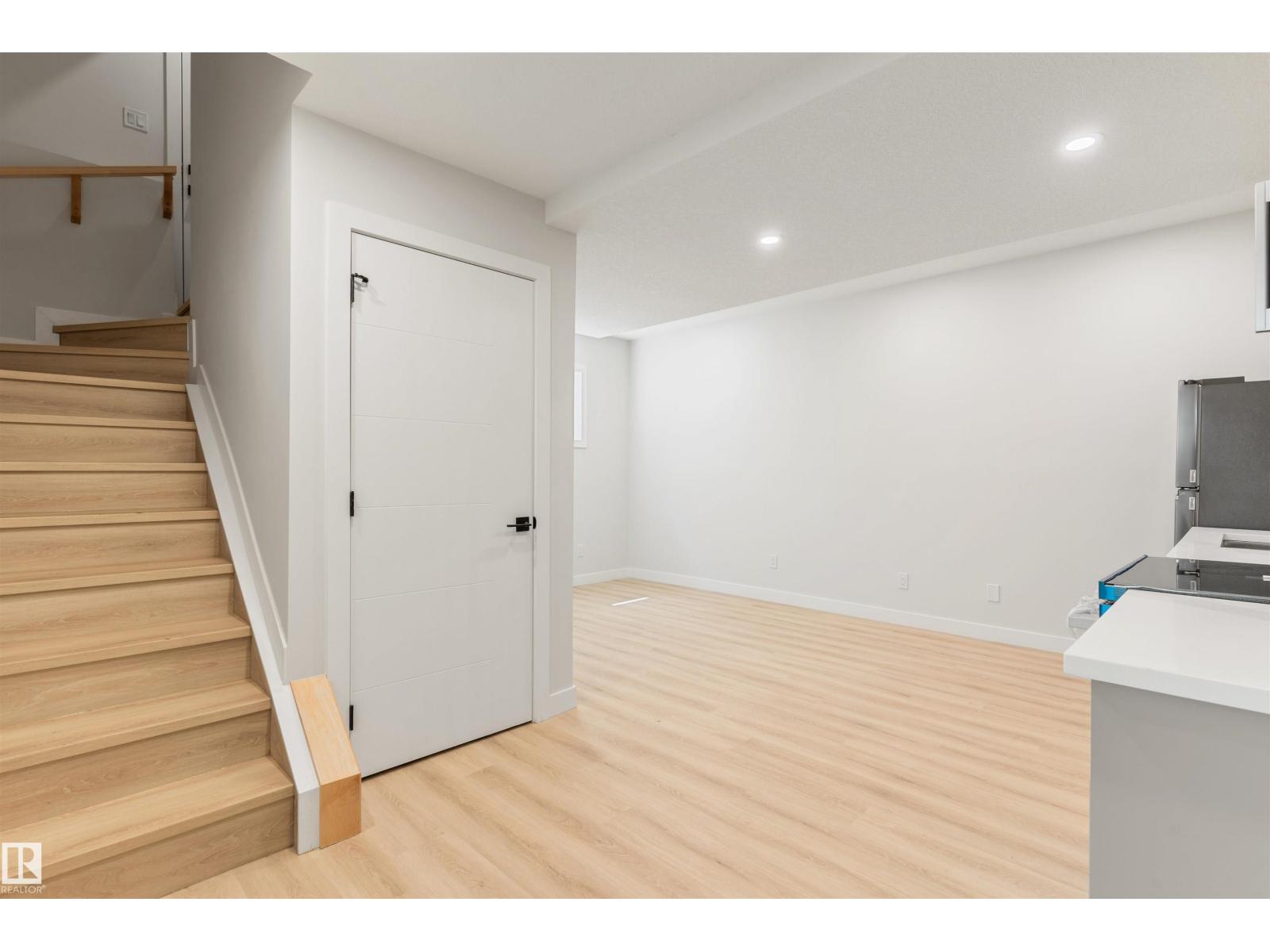 11229 96 Street NW - 36