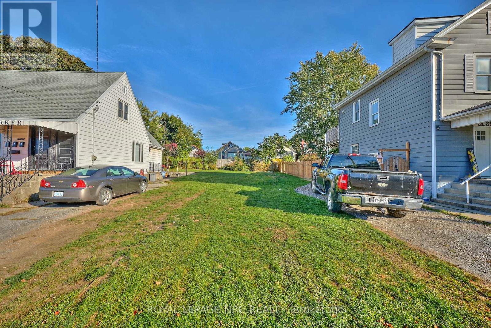 6437 BARKER STREET - 2