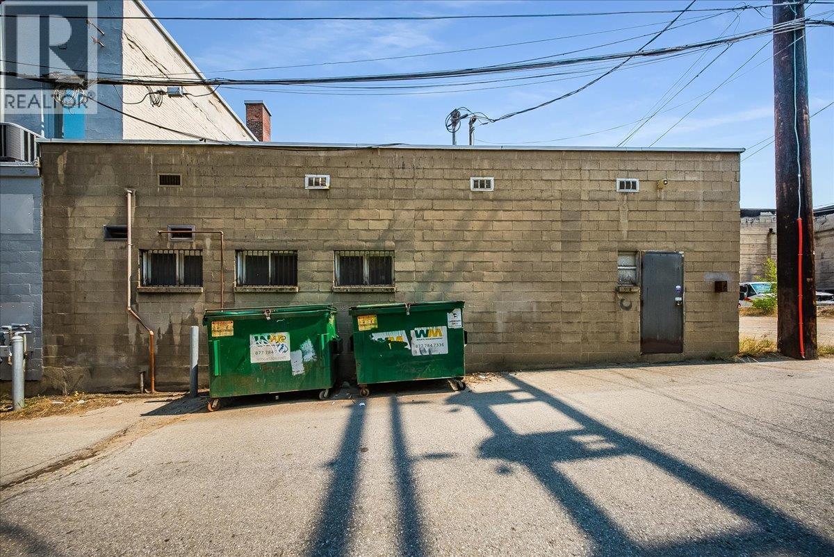 1320 Cedar Avenue, Trail