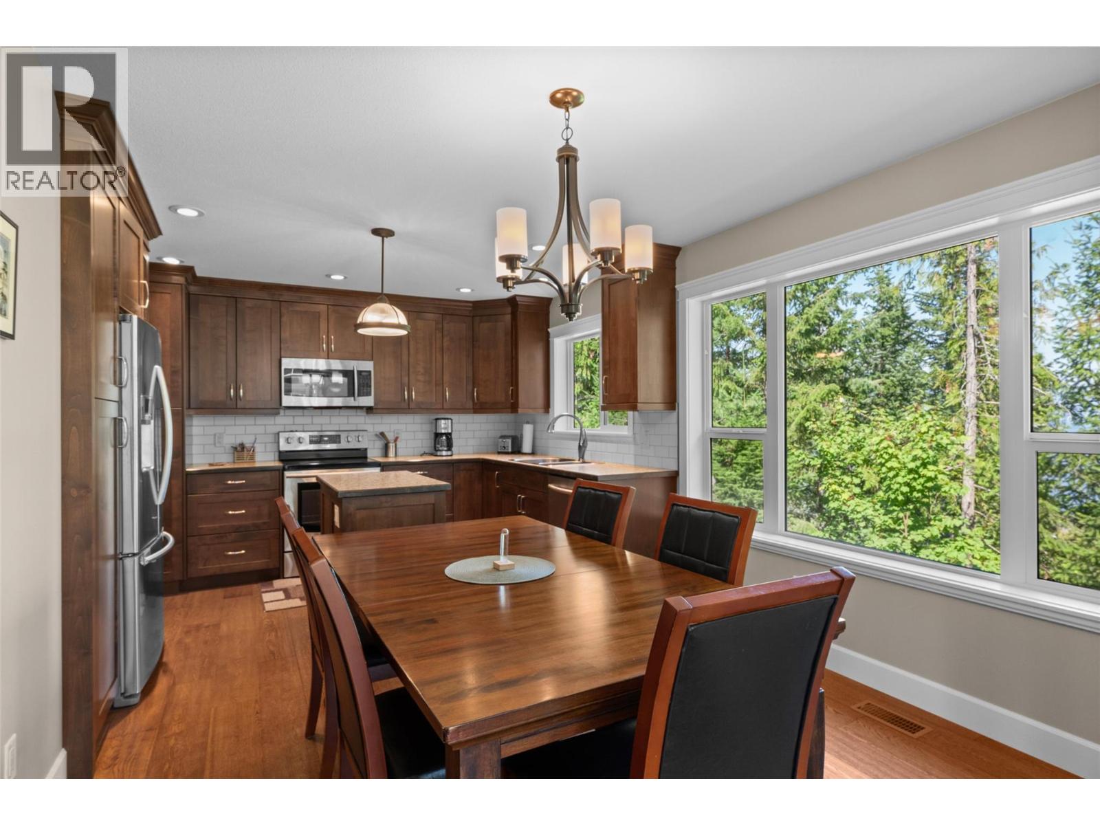 #39 4498 Squilax Anglemont Road - Image 12